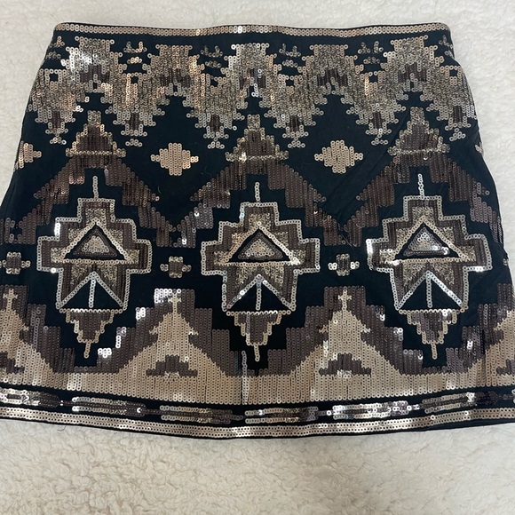 Express Dresses & Skirts - EXPRESS SEQUIN SKIRT